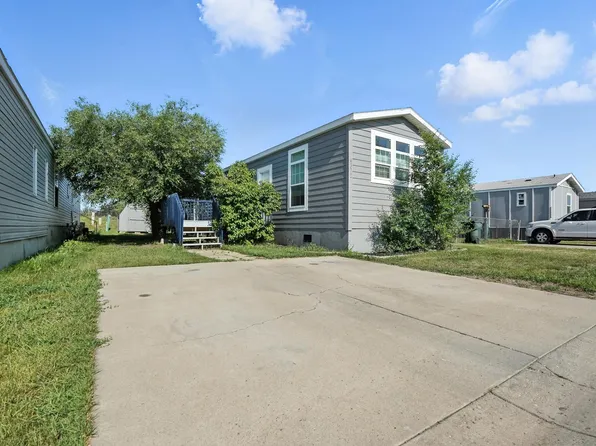 4372 Circlewood Dr, Rapid City, SD 57703