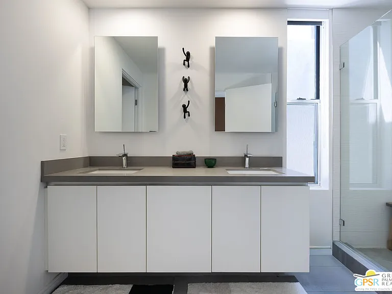 1009 Iris Ln — Photo 21