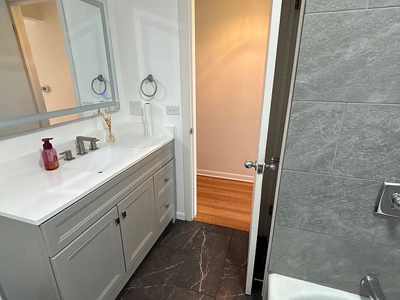 4th image of 6241 W Montrose Ave #1