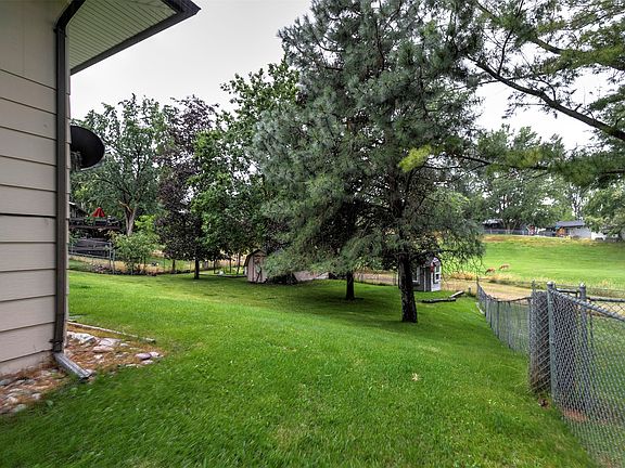 4th image of 2207 Garland Dr