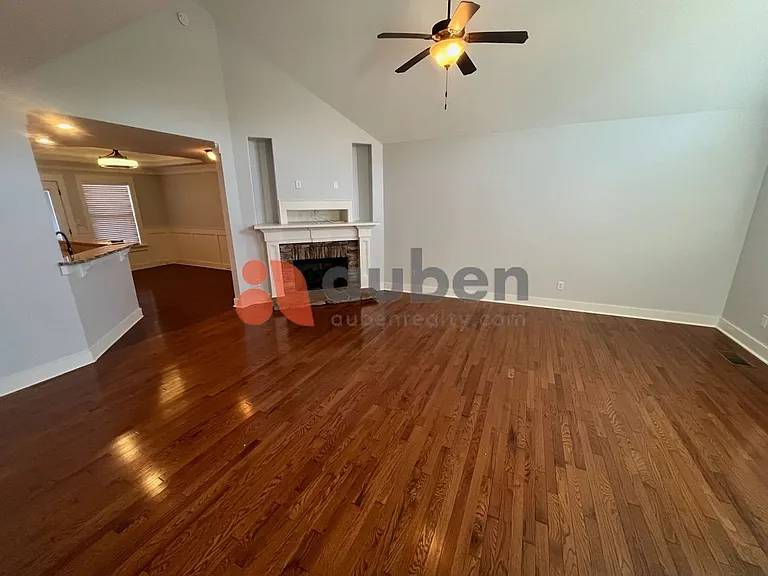 7302 Klingler Ln — Photo 2