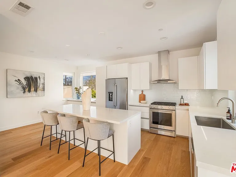 11724 Culver Blvd #12 — Photo 9