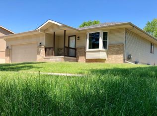 1820 Preamble Ln, Lincoln, NE 68521