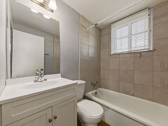 5th image of 6024 118th Ave NW #2B-1Ba