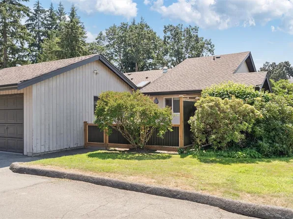 1184 Clarke Rd #4, Central Saanich, BC V8M 1K3