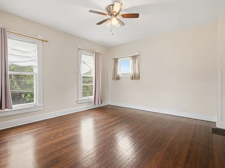 2036 N Talbott St — Photo 46
