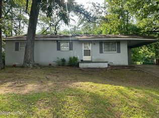 47 Oakwood Dr, Jackson, TN 38301