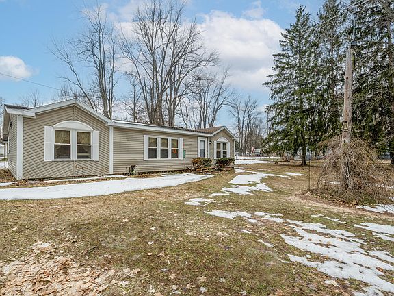 2nd image of 25627 Marquette Rd