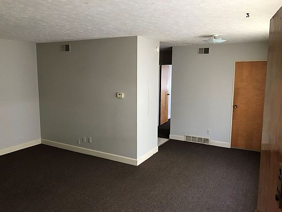 4th image of 1018 Main St APT 7