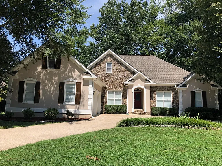 6813 Anchorage Ln — Photo 1