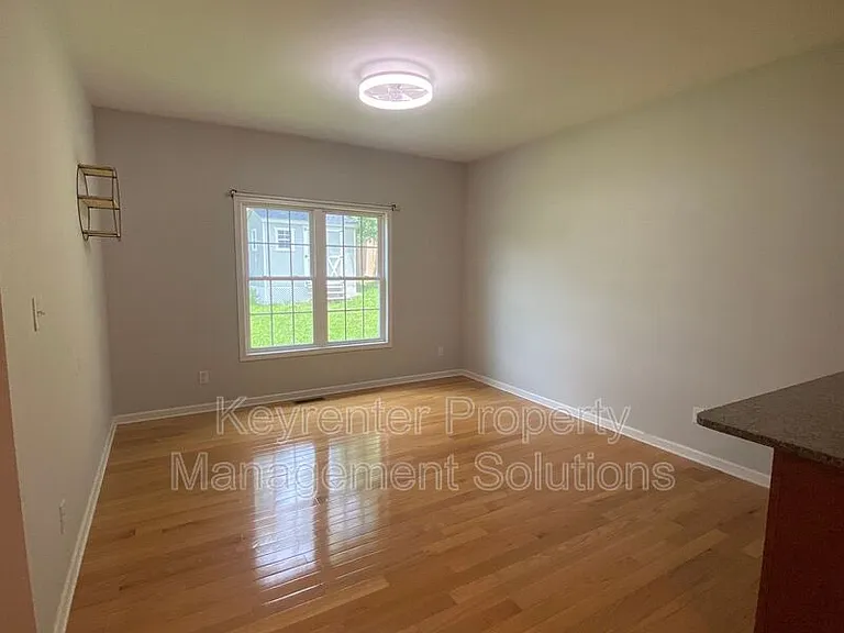 819 Geoffery St — Photo 21