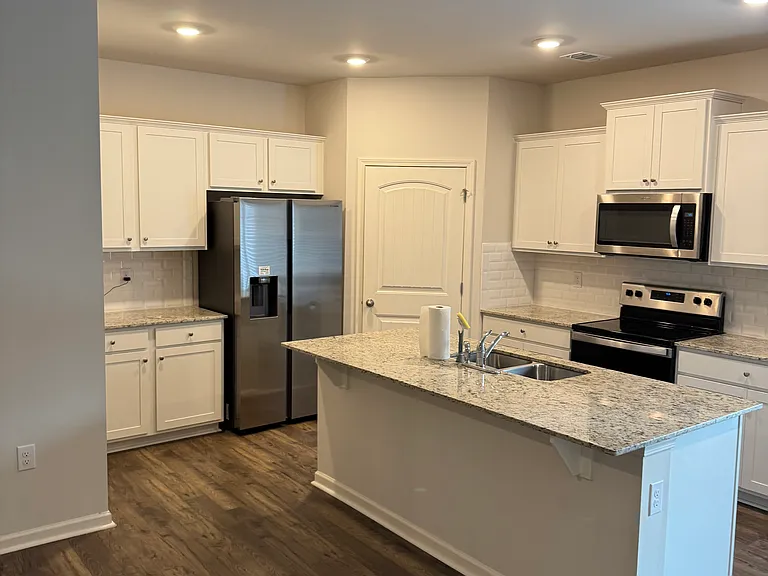 300 Stoneybrook Dr — Photo 15