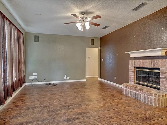 4th image of 7125 Park Creek Cir E