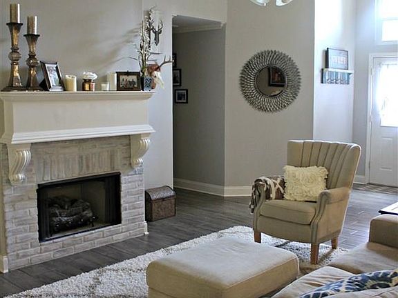 5th image of 8181 Versailles Dr