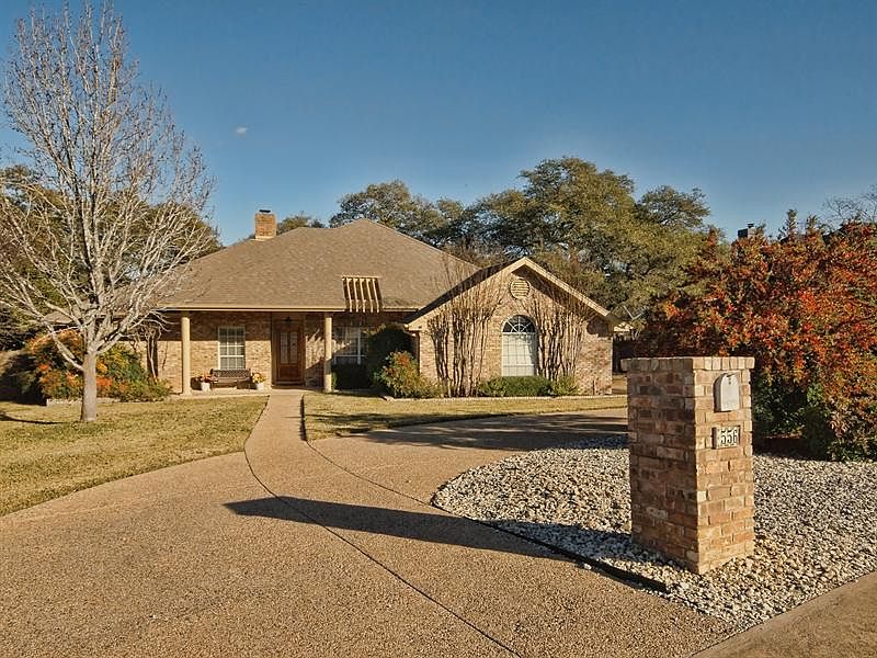 1st image of 556 Peterson Ln