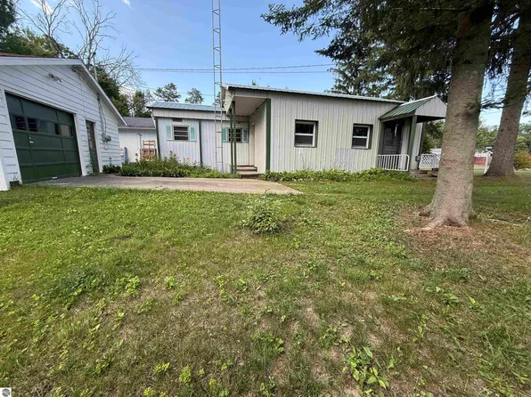 4465 Filter Rd, Harrison, MI 48625