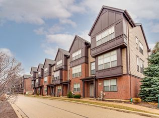 764 Keystone Ln, Vernon Hills, IL 60061