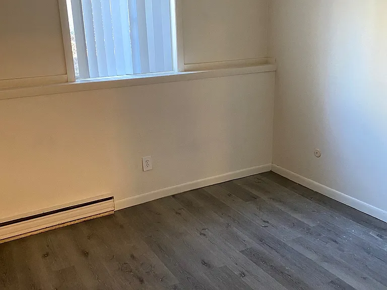 34 Pleasant St — Photo 8