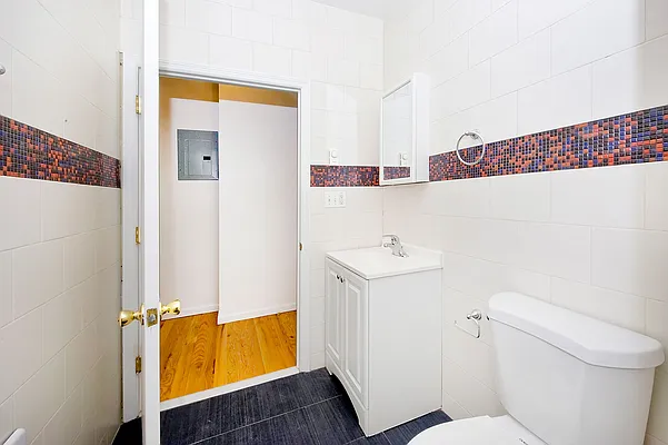 Rented by DYNY Inc | media 22