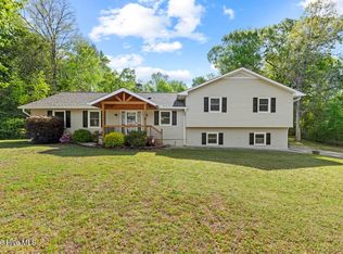 222 Edgewood Dr, Jacksonville, NC 28546