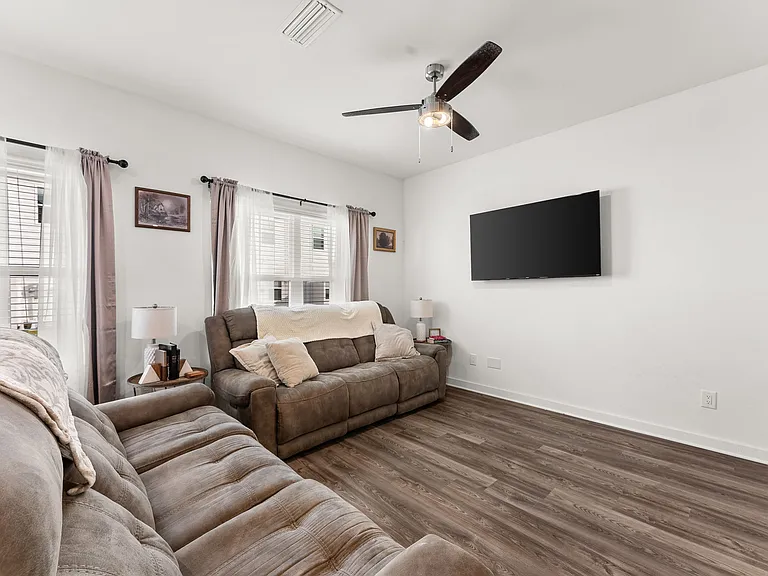 5899 Tyndall Pl — Photo 9