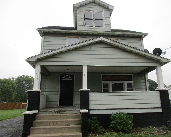 1st image of 1876 Larchmont Ave NE