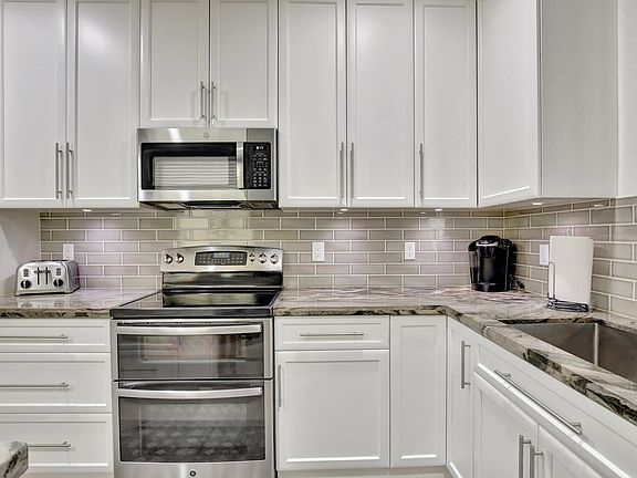 5th image of 2126 Bahia Lane