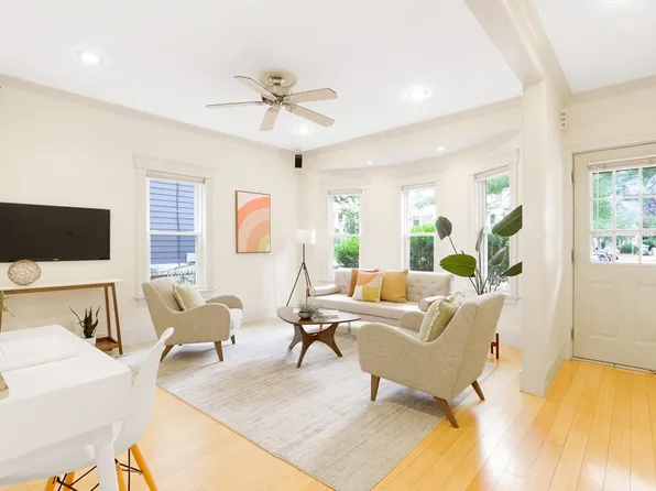 103 Porter St #1, Somerville, MA 02143