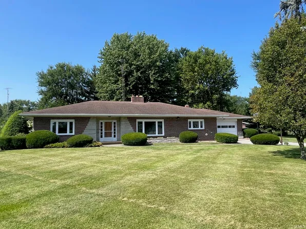 302 W James St, Francesville, IN 47946