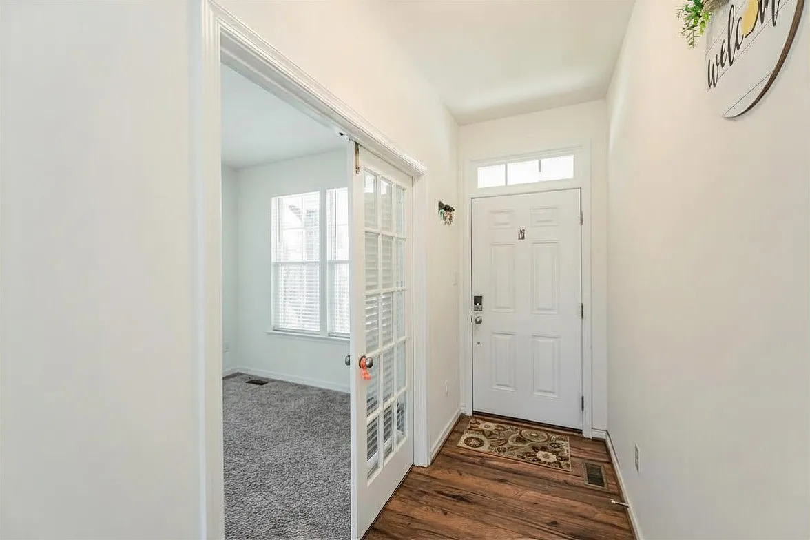 4 bed, 2707 sqft, $3,450 — Photo 4