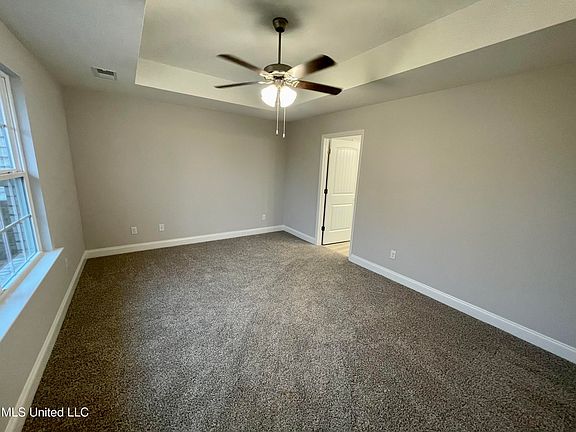 5th image of 1570 Cambria Dr