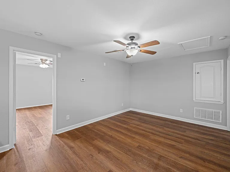 9002 Kerry Prairie Ln — Photo 8