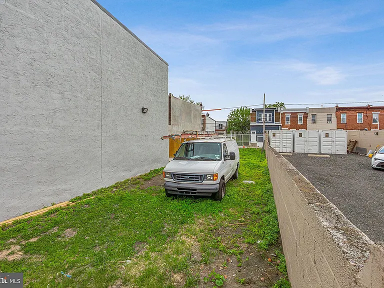 3047 Janney St — Photo 12