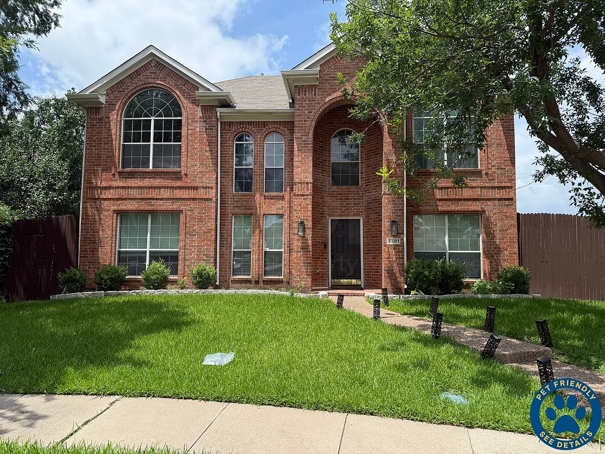 4 bed, 3.0 bath, 2562 sqft, $2,999 — Photo 1
