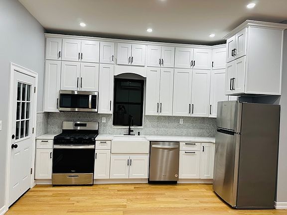 2nd image of 80 Sunnyside Ave Floor 1