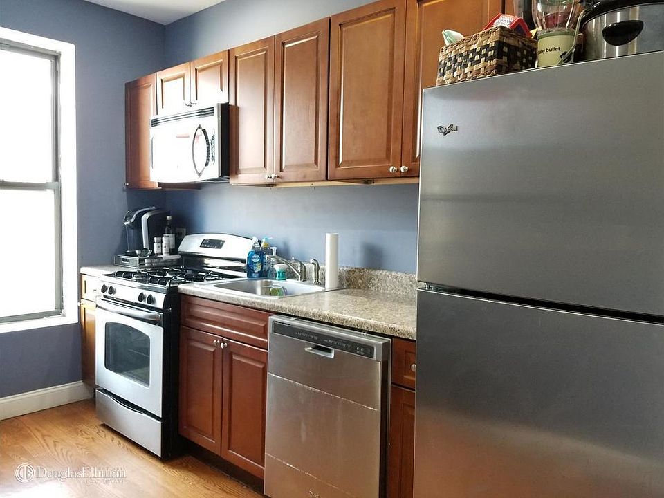 2nd image of 724 Macdonough St #3