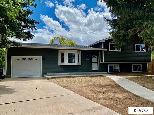 2401 Evergreen Dr Photo 1
