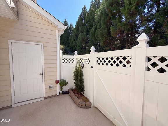 5th image of 7839 Spungold St