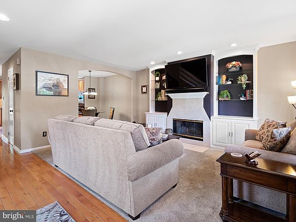 2nd image of 165 Cambridge Cir #79