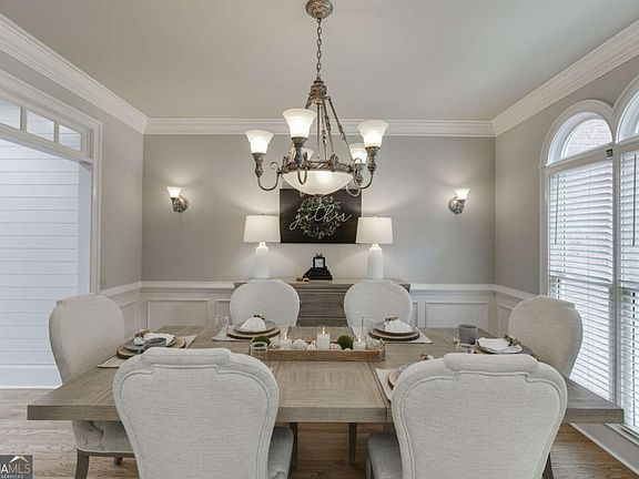 5th image of 1083 Meadow Bluff Ter