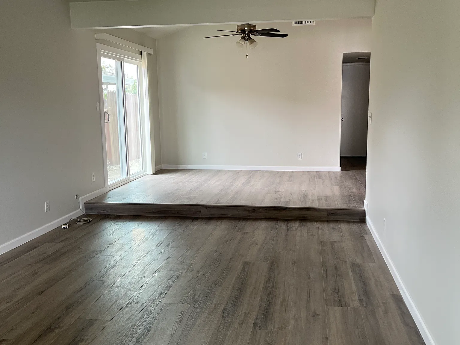 2 bed, 1000 sqft, $2,150 — Photo 4