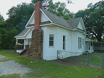 1st image of 410 N Main St