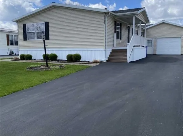 6332 Kims Dr, Victor, NY 14564