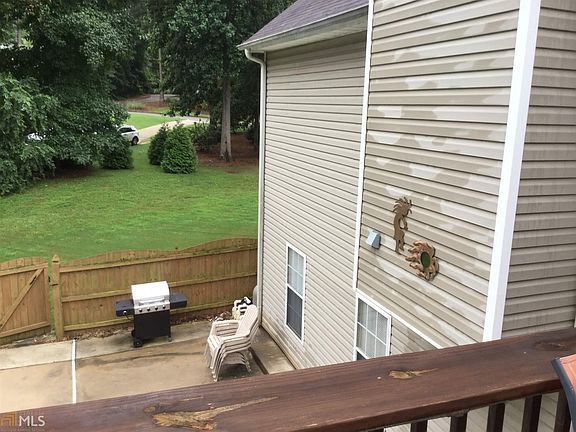 5th image of 528 Redwood Cir