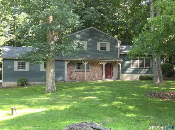 51 Foxwood Road South, Guilford, CT 06437