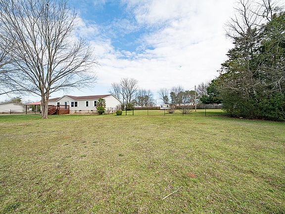 3rd image of 19 Lake Vista Ct