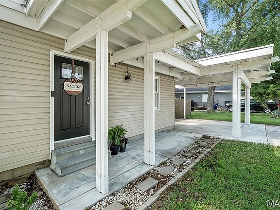 5th image of 30 Cedar Dr