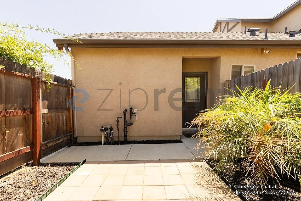 126 Royce Ln #2 photo 1