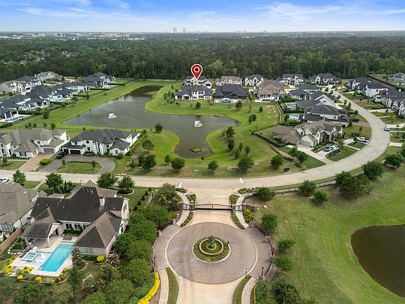 3rd image of 2118 Bennet Ct