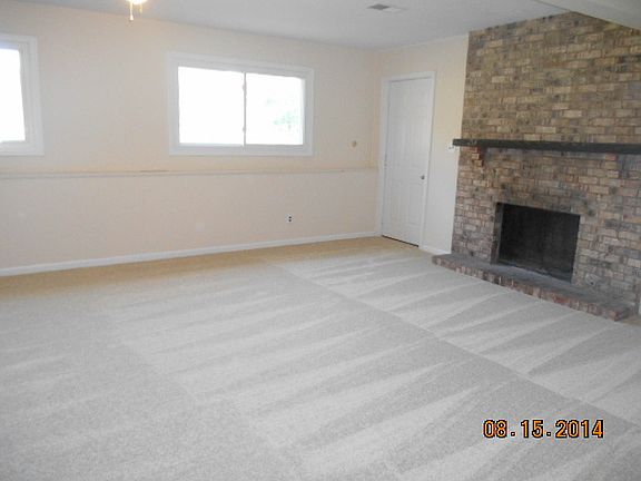 5th image of 23701 Cottonwood Ln